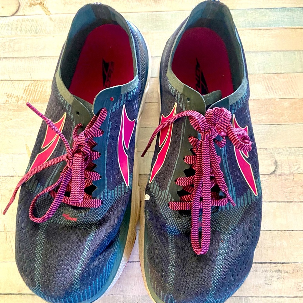 Altra size 10 zero drop tennis shoe